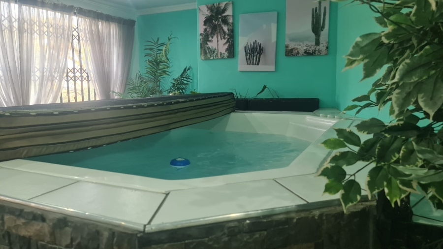 5 Bedroom Property for Sale in Protea Park North West